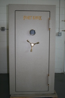 Used Fort Knox Defender Gun Safe 6031 Showroom Model Safe